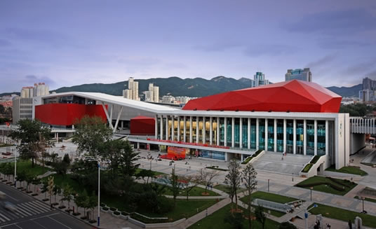 智能管理時(shí)代正是監(jiān)控操作臺大顯身手的時(shí)候